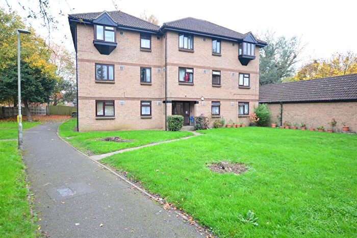 1 Bedroom Flat To Rent In Vicarage Way, Colnbrook, Slough, SL3