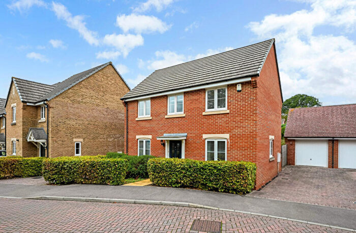 3 Bedroom Detached House For Sale In Rothschild Drive, Sarisbury Green, Southampton, SO31