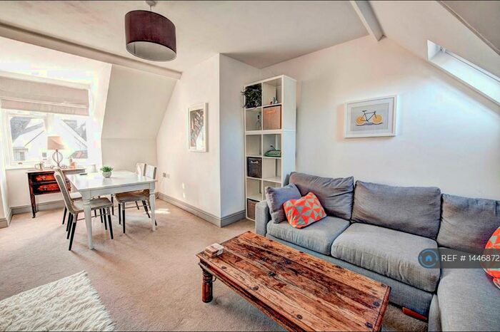 2 Bedroom Flat To Rent In Chine View Mansions, Bournemouth, BH4