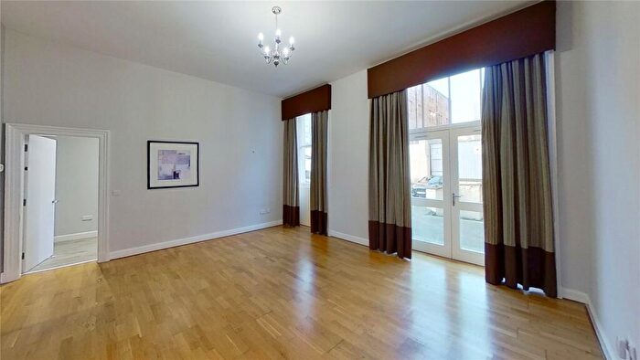 2 Bedroom Flat To Rent In Constitution Street, Leith, EH6