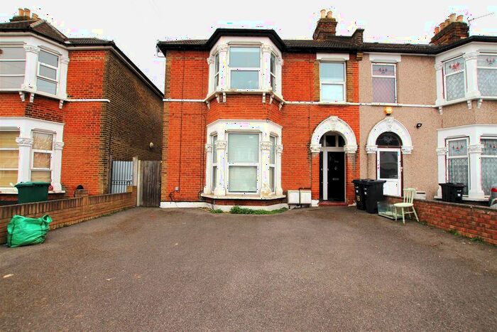 1 Bedroom Flat To Rent In Kingswood Road, Seven Kings, Ilford, IG3