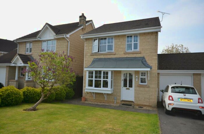 3 Bedroom Detached House To Rent In Woodpecker Mews, SN14