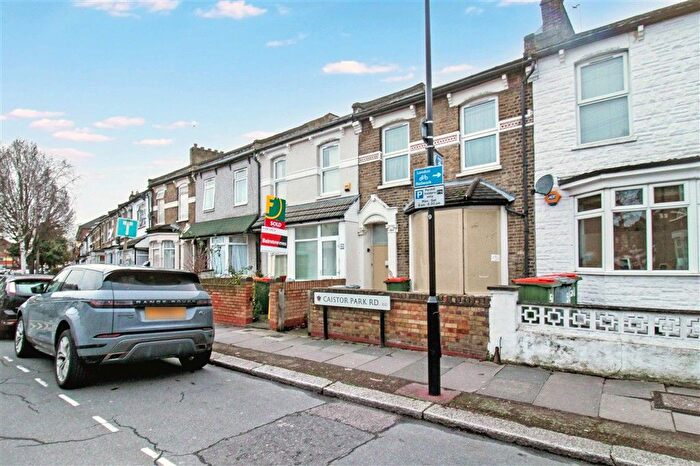 3 Bedroom Terraced House For Sale In Caistor Park Road, London, E15