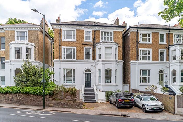 2 Bedroom Flat For Sale In Richmond Road, East Twickenham, TW1
