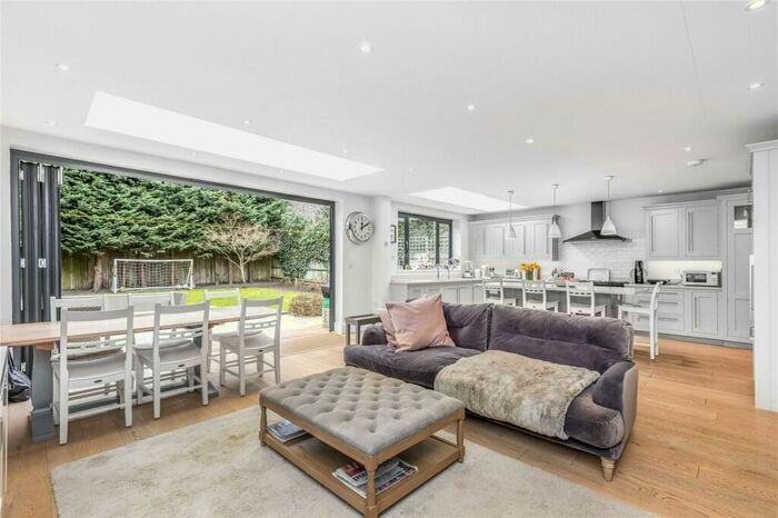 5 Bedroom Detached House To Rent In Stonehill Close, London, SW14