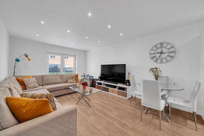 2 Bedroom Flat For Sale In Waratah Drive, Stirling House, BR7