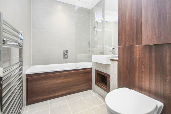 2 Bedroom Flat To Rent In Caspian Wharf, Seven Sea Gardens, Bow, E3