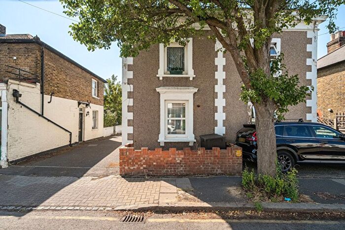 2 Bedroom Flat For Sale In Palace Road, Bromley, BR1