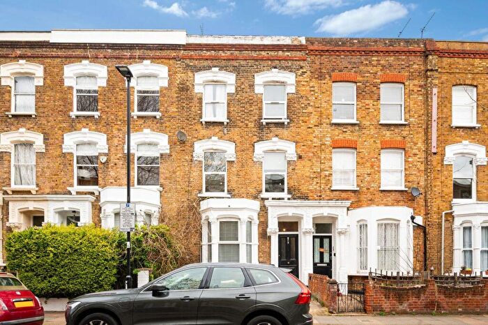 2 Bedroom Flat To Rent In Pyrland Road, Islington, London, N5