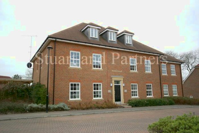 2 Bedroom Flat To Rent In Ashburnham Drive, Cuckfield, Haywards Heath RH17