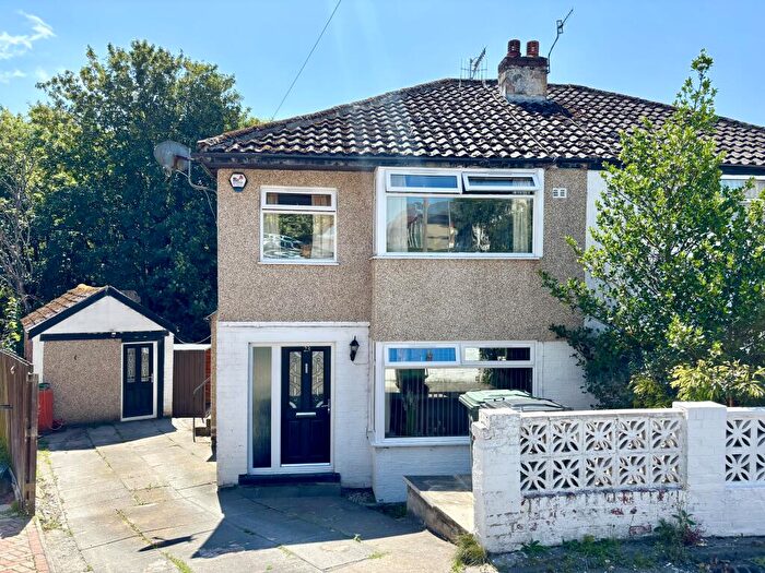 3 Bedroom Semi Detached House For Sale In Glenhurst Avenue, Keighley, BD21