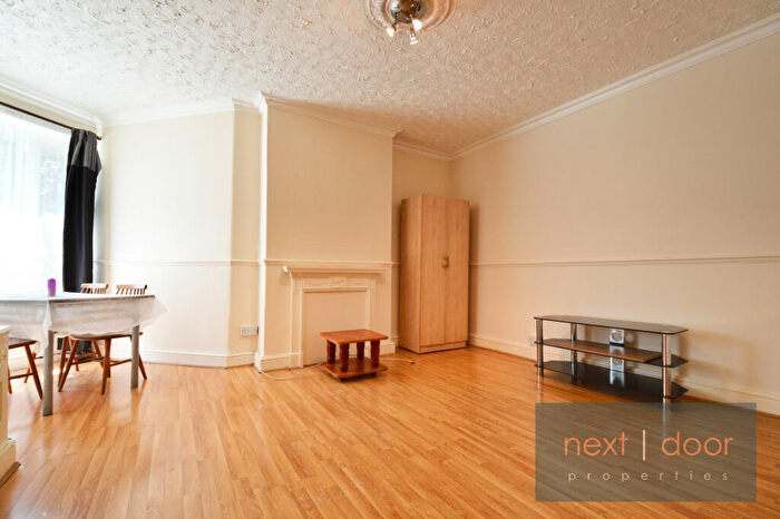 3 Bedroom Apartment To Rent In Lilford Road, Camberwell, SE5
