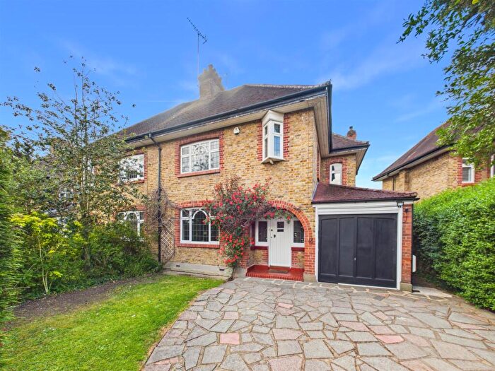 4 Bedroom Semi Detached House For Sale In Evelyn Avenue, Ruislip, HA4