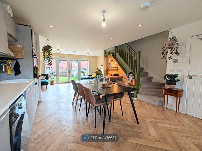 1 Bedroom Semi-Detached House To Rent In Redcliffe Drive, Manchester, M4