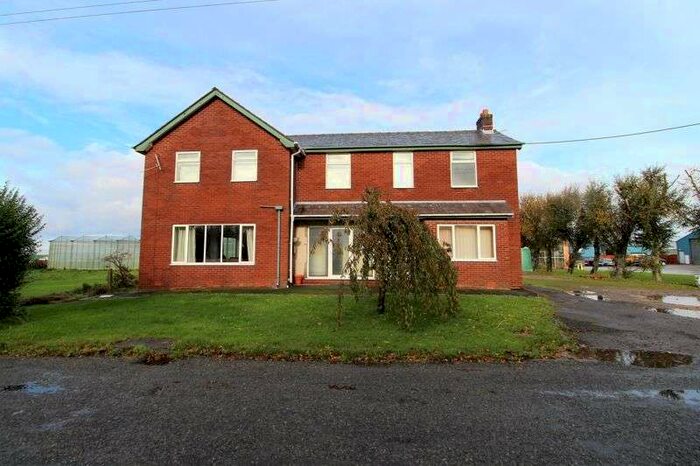 7 Bedroom Property For Sale In Moss Lane, Hesketh Bank, Preston, PR4