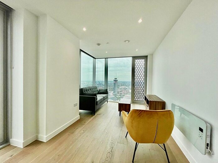 2 Bedroom Apartment To Rent In Viadux, Great Bridgewater Street, M1