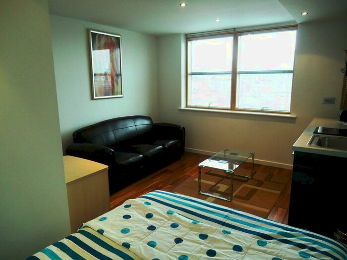 Flat To Rent In Wellington Street, Leeds, West Yorkshire, Uk, LS1