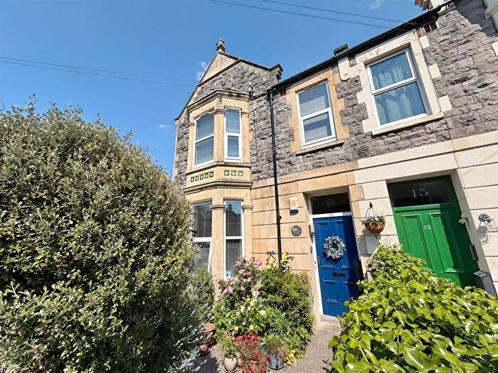 2 Bedroom Flat For Sale In Severn Avenue, Weston-Super-Mare - No Chain!, BS23
