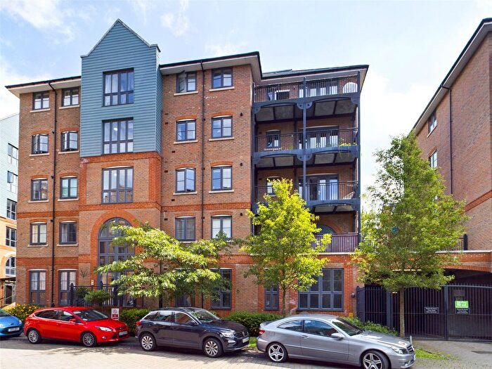 2 Bedroom Flat For Sale In Cannons Wharf, Tonbridge, Kent, TN9