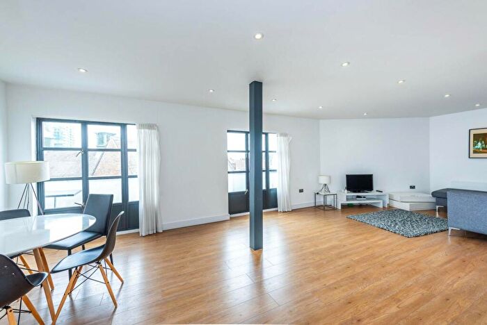 2 Bedroom Flat To Rent In Commercial Street, Shoreditch, London, E1