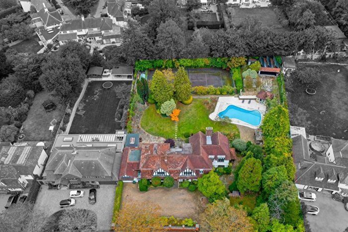 6 Bedroom Detached House For Sale In The Highway, South Sutton, SM2