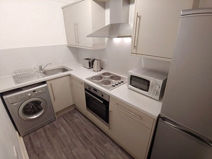 2 Bedroom Flat To Rent In Eyre Terrace, Edinburgh, Midlothian, EH3