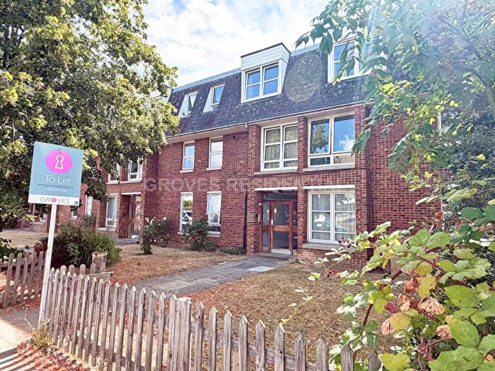2 Bedroom Flat To Rent In Rodney Road, New Malden, KT3
