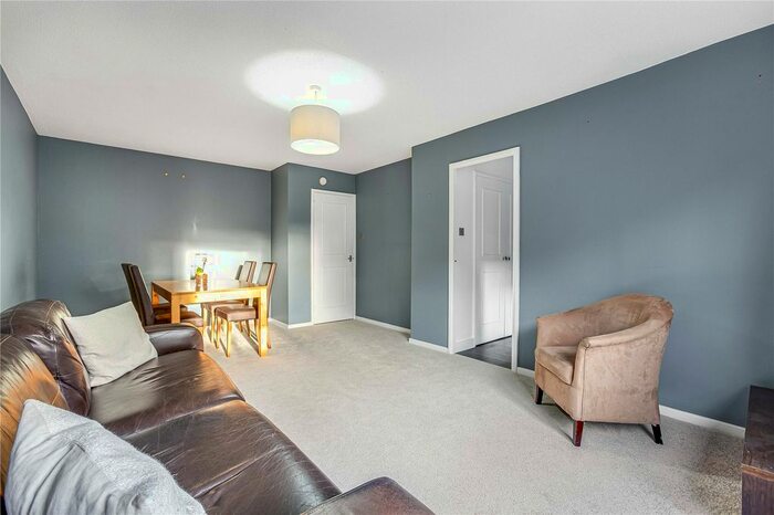 2 Bedroom Flat To Rent In Weimar Street, Putney, London, SW15