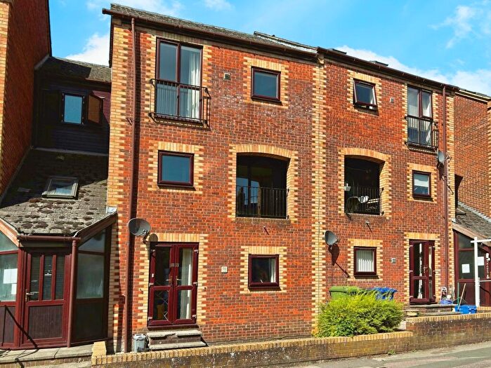 2 Bedroom Apartment To Rent In Causeway, Banbury, Oxfordshire, OX16