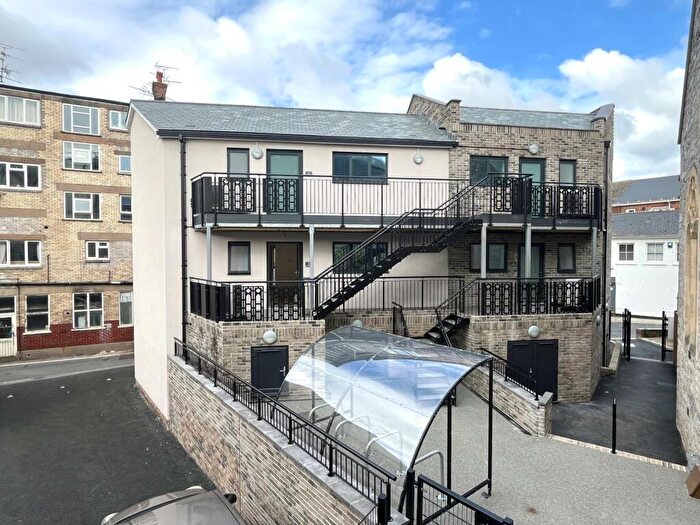 1 Bedroom Flat For Sale In Bowlinger Court, Queen Street, EX8