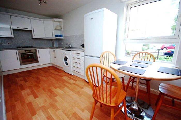 2 Bedroom Flat To Rent In L Elbe Street, Edinburgh, EH6