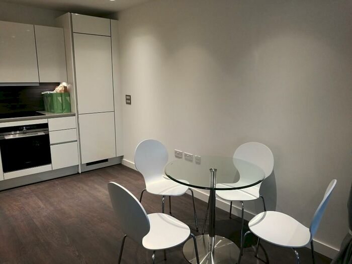 1 Bedroom Flat To Rent In Devan Grove, London, N4