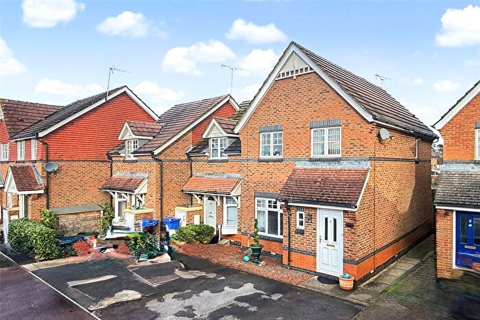 3 Bedroom End Of Terrace House For Sale In Barry Square, Bracknell, Berkshire, RG12