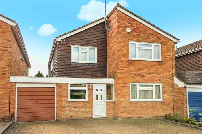 4 Bedroom Detached House To Rent In Harwell Close, Ruislip, HA4