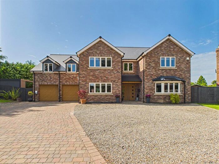 5 Bedroom Detached House For Sale In Copper Beech Close, Swanland, HU14