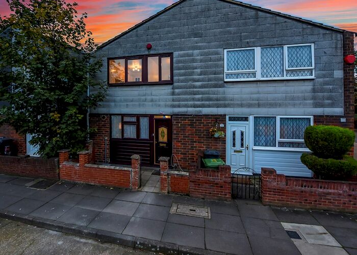 3 Bedroom Terraced House To Rent In Turnpike Close, London, SE8