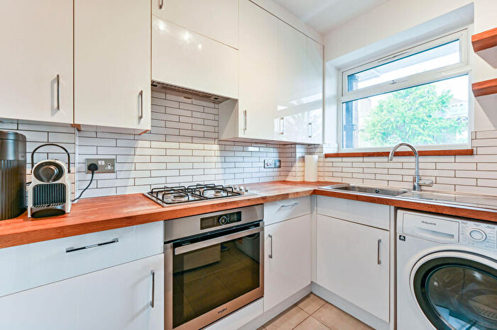 1 Bedroom Flat For Sale In Lordship Terrace, Stoke Newington, London, N16