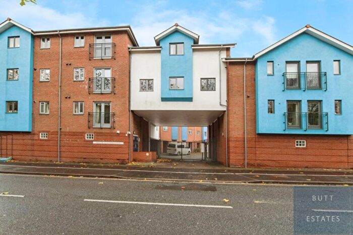2 Bedroom Apartment For Sale In Princess Alexandra Court, Exeter, EX4