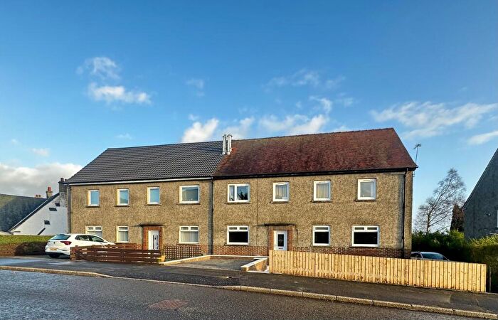 3 Bedroom Flat To Rent In Carbeth Road, G62