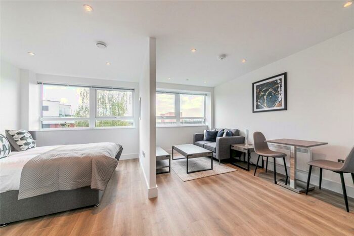 Apartment To Rent In Wood Street, East Grinstead, West Sussex, RH19