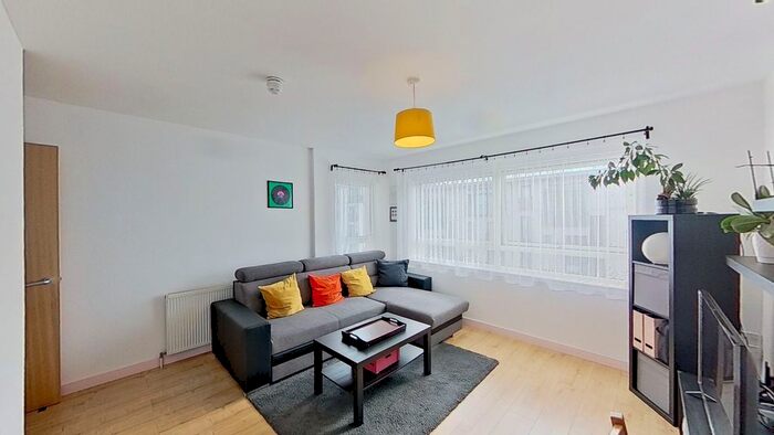 2 Bedroom Flat To Rent In Colonsay Close, Edinburgh, EH5