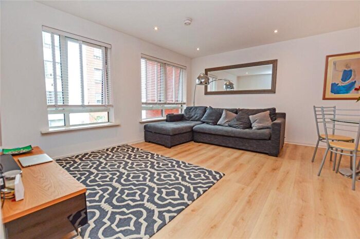 1 Bedroom Flat To Rent In The Citadel, Ludgate Hill, Noma, Manchester, M4