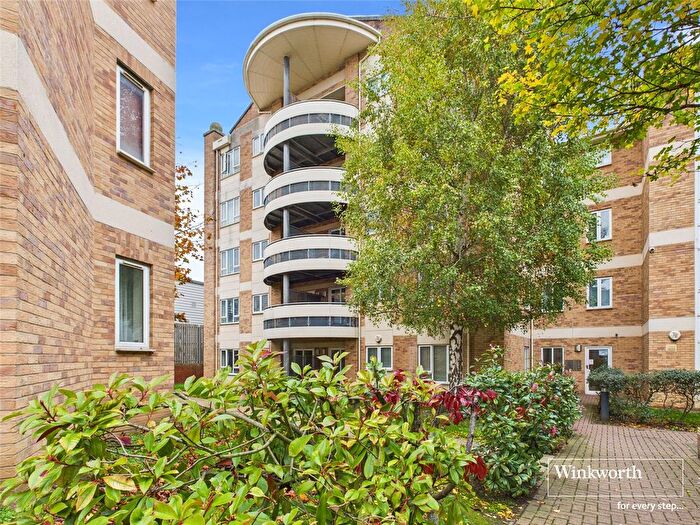 2 Bedroom Flat For Sale In Branagh Court, Reading, United Kingdom, RG30