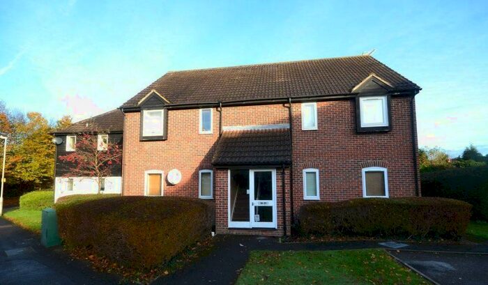 2 Bedroom Flat To Rent In Eeklo Place Newbury, RG14