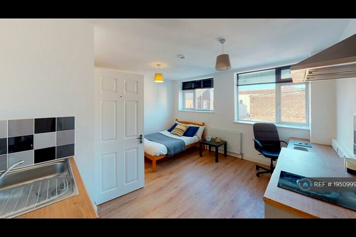 Studio To Rent In Fraser Road, Southsea, PO5