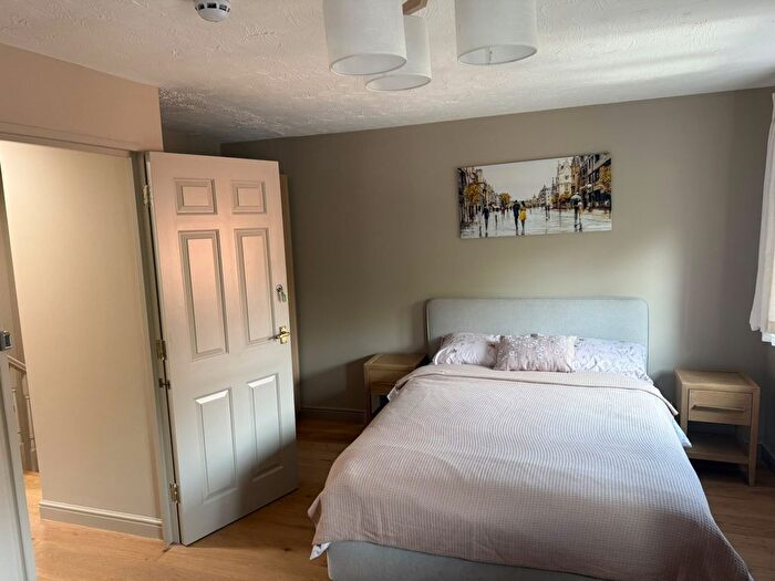 Studio To Rent In London, N13