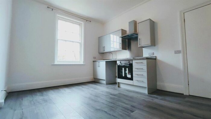 1 Bedroom Flat To Rent In Hamilton Road, Boscombe, Bournemouth, BH1