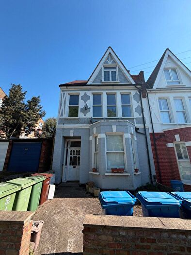 2 Bedroom Apartment To Rent In Holmdene Avenue, London, SE24