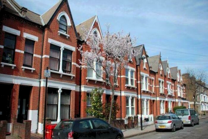 4 Bedroom Flat To Rent In Fairbridge Road, Archway / Holloway, N19