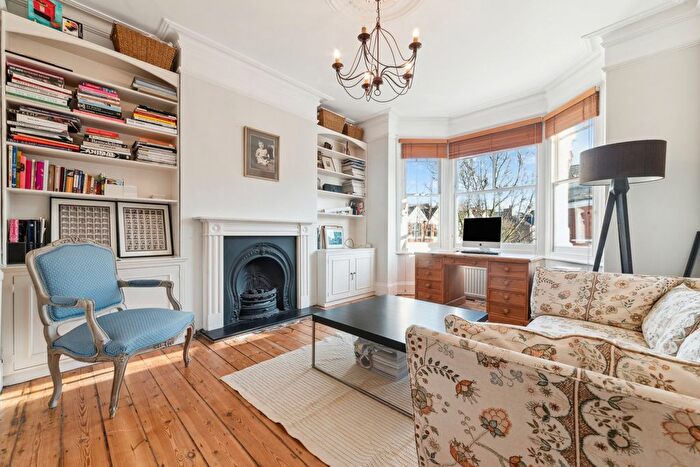 3 Bedroom Flat To Rent In Blackett Street, West Putney, SW15